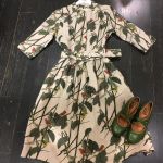 Gab es je ein schöneres Weihnachtskleid? Passend dazu die zauberhaften Schuhe von Miz Mooz! GROßARTIG ❤️ #shopsmall #retrofashion #shoplocal #englishfashion #greenfashion #mizmoozeurope