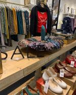 Zugegeben es ist schon wirklich grauslig kalt, aber wenn es euch bei unseren SALE Preisen nicht warm ums Herz wird, weiß ich auch nicht.
#sales#winterschlussverkauf#shoplocal#shopsmall