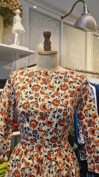 #newcollection #herbst 🍁🍂🏵🥰

#shoplocal #Leipzig #leipzigcity #cord #cordkleid #velur #britishfashion #velvet #velvetdress #retro #vintage #floral #print #blumen #muster #autumn #herbstkleid #reeloftheday #oldschool #70sfashion #inspiration